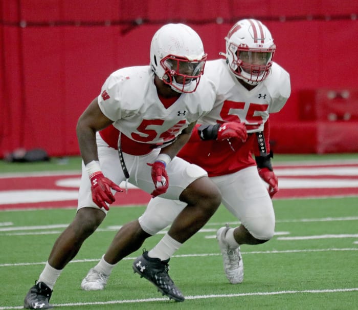 Wisconsin inside linebackers Jordan Turner and Maema Njongmeta taking part in spring practice. (Credit: Mike De Sisti / Milwaukee Journal Sentinel / USA TODAY NETWORK)